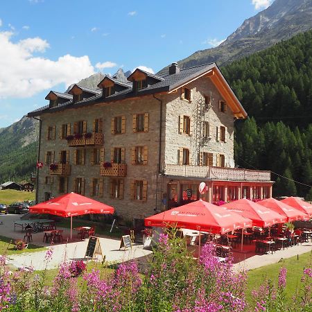 Aiguille De La Tza Hotel Арола Екстериор снимка