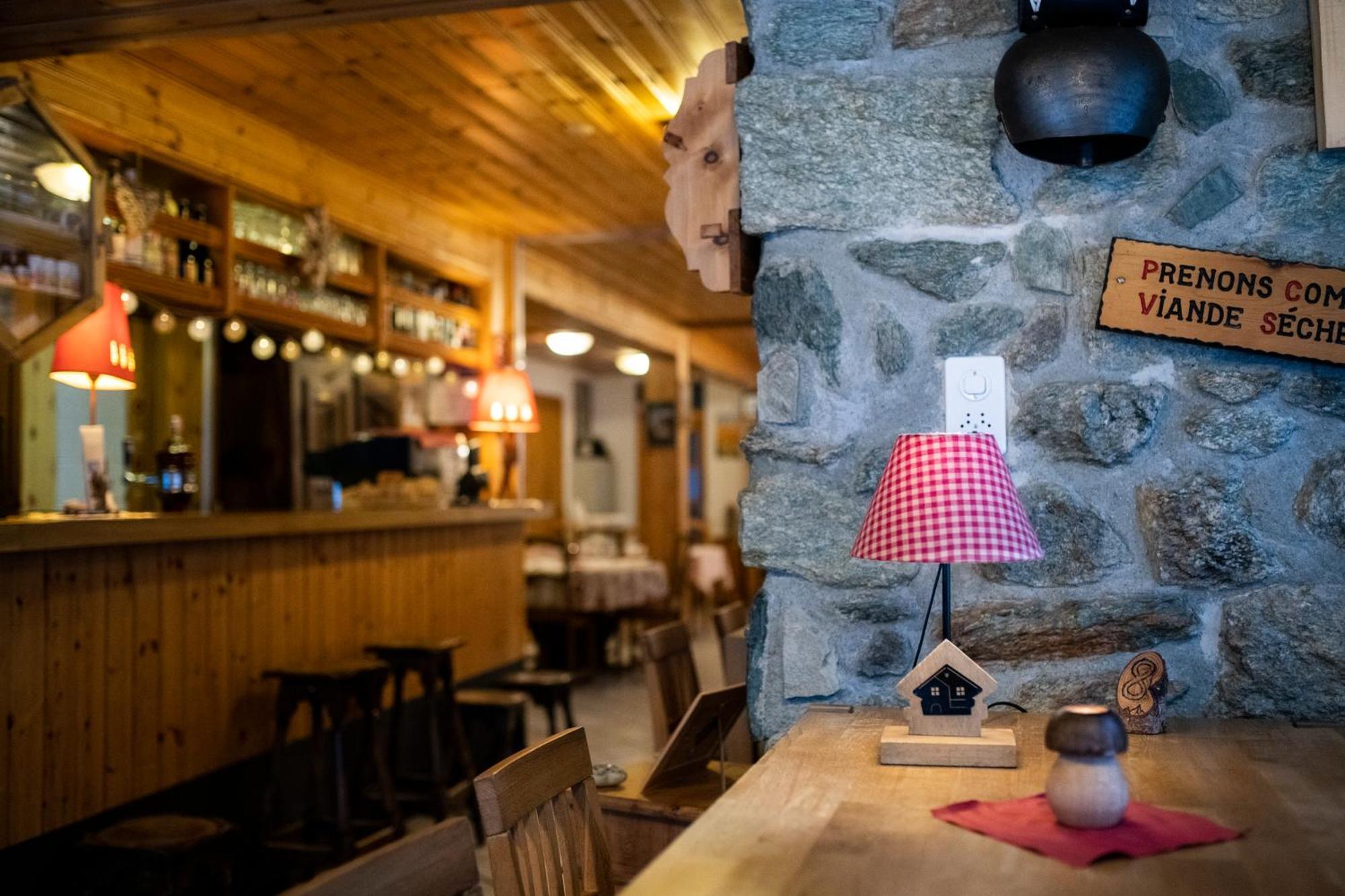 Aiguille De La Tza Hotel Арола Екстериор снимка