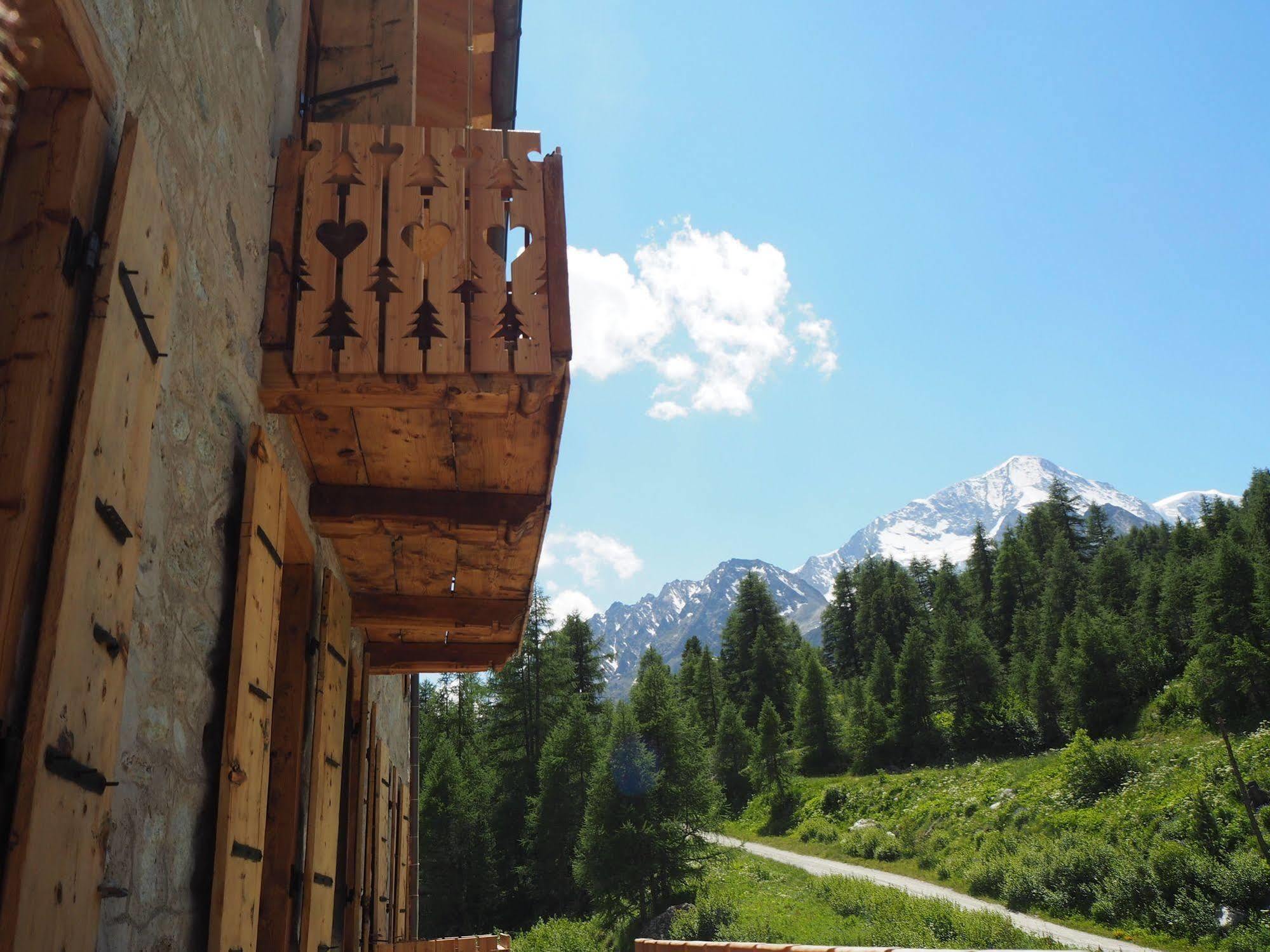 Aiguille De La Tza Hotel Арола Екстериор снимка